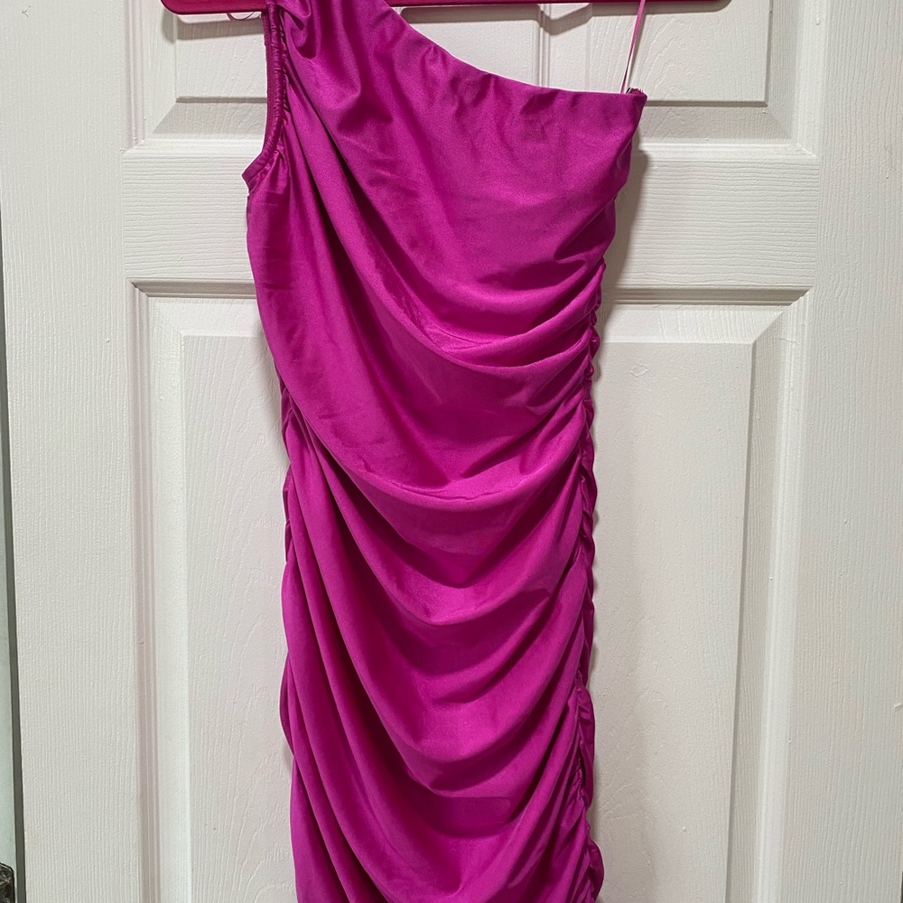 Elegant Pink One-Shoulder Mini Dress